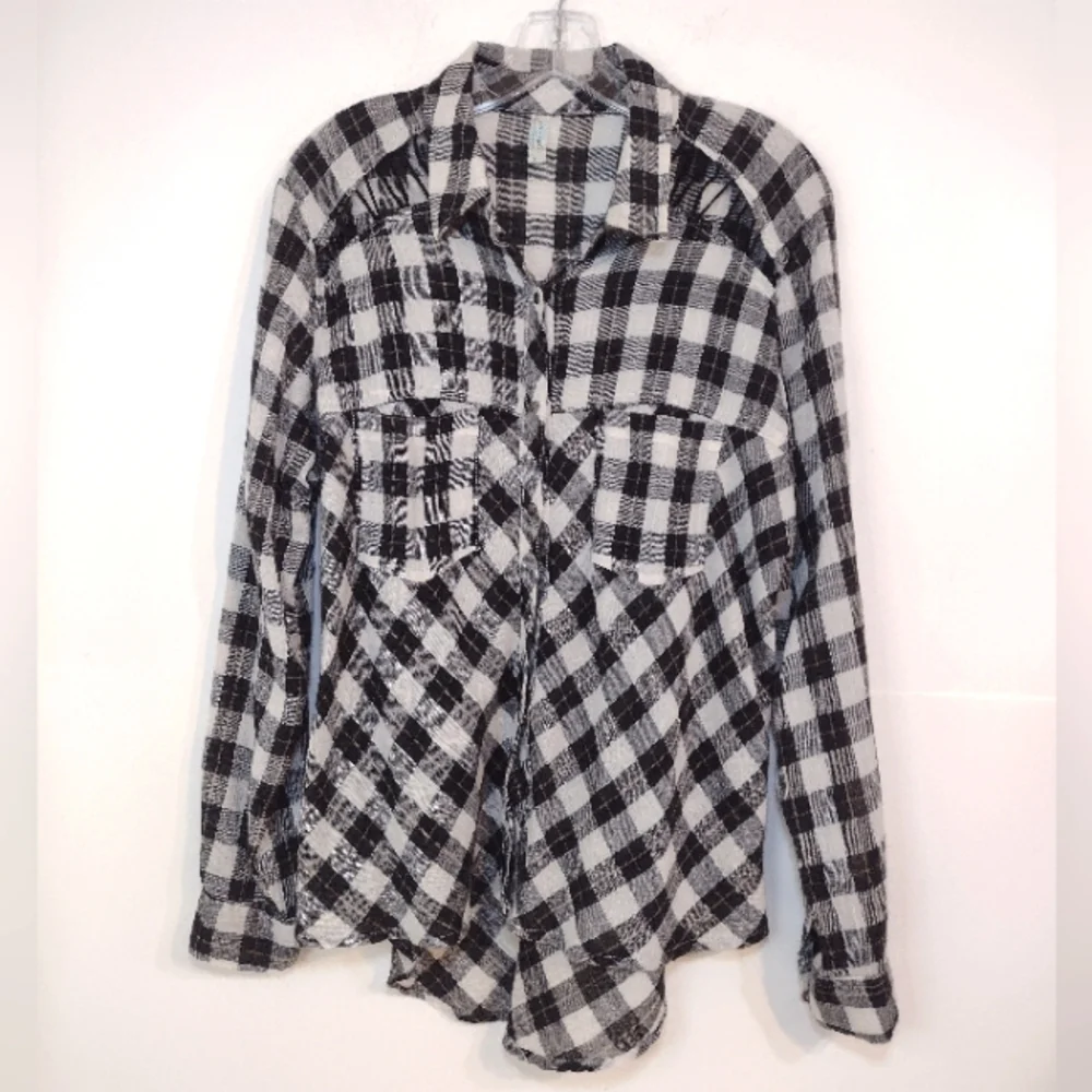 Free People women's long sleeve black/white plaid shirt size (S)